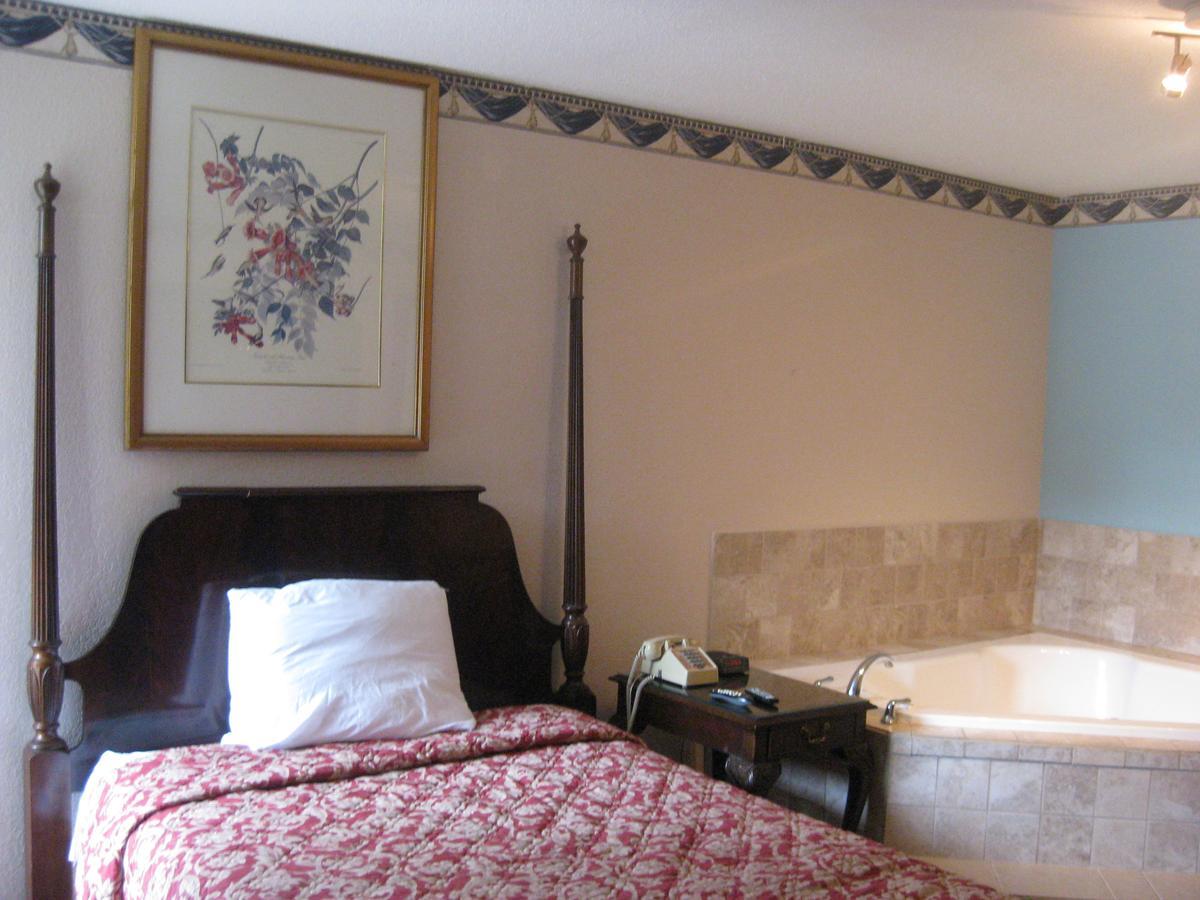 Regency Inn Of Naperville Zewnętrze zdjęcie